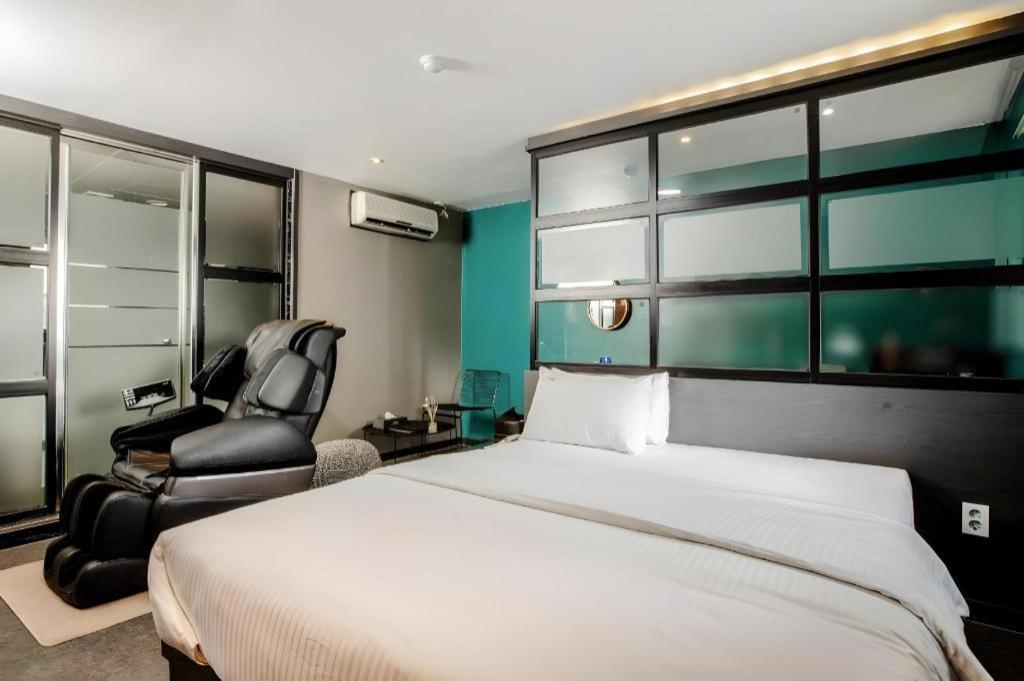 M7 Business Hotel Chilgok Esterno foto