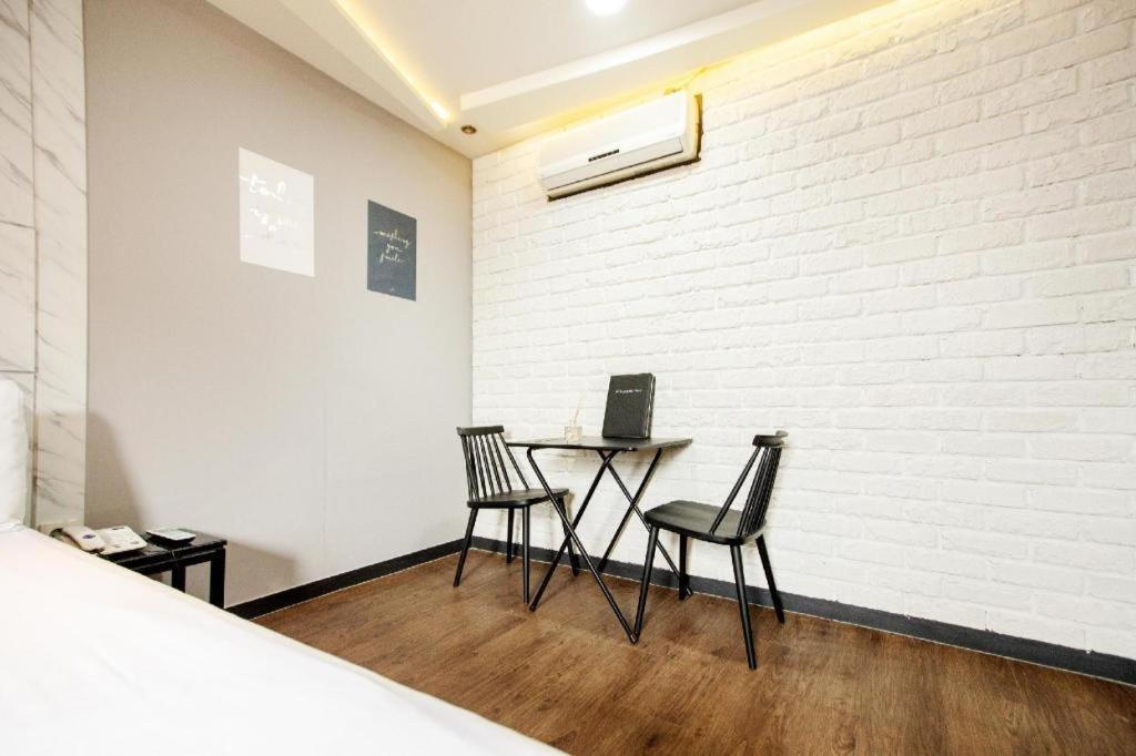 M7 Business Hotel Chilgok Esterno foto