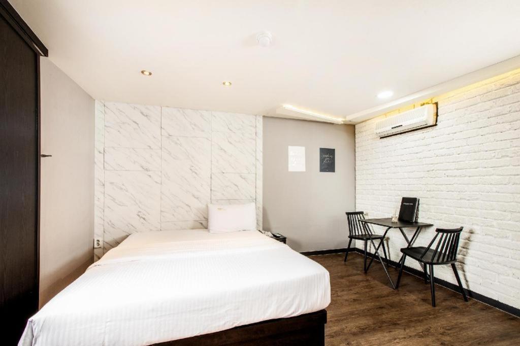 M7 Business Hotel Chilgok Esterno foto
