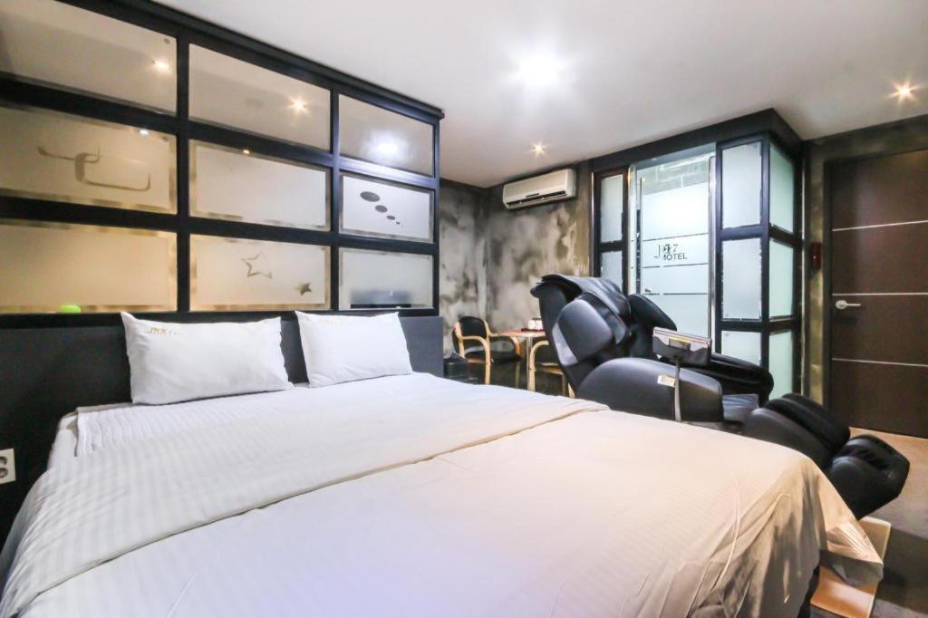 M7 Business Hotel Chilgok Esterno foto