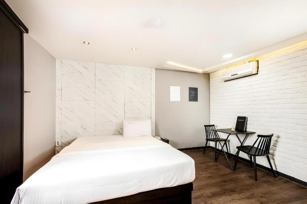 M7 Business Hotel Chilgok Esterno foto