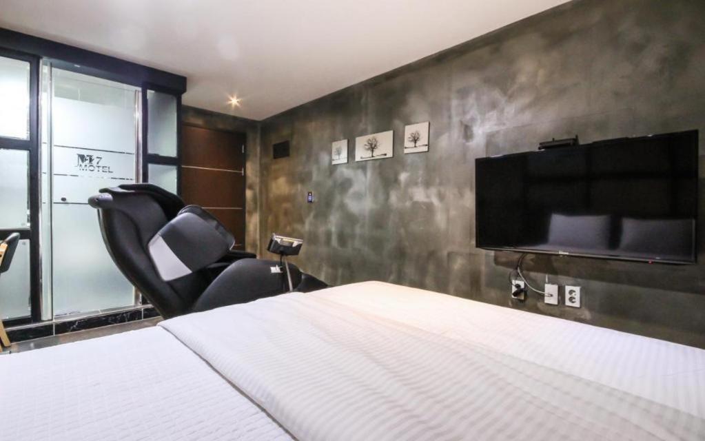 M7 Business Hotel Chilgok Esterno foto