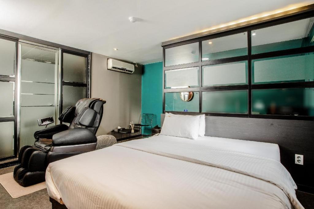 M7 Business Hotel Chilgok Esterno foto
