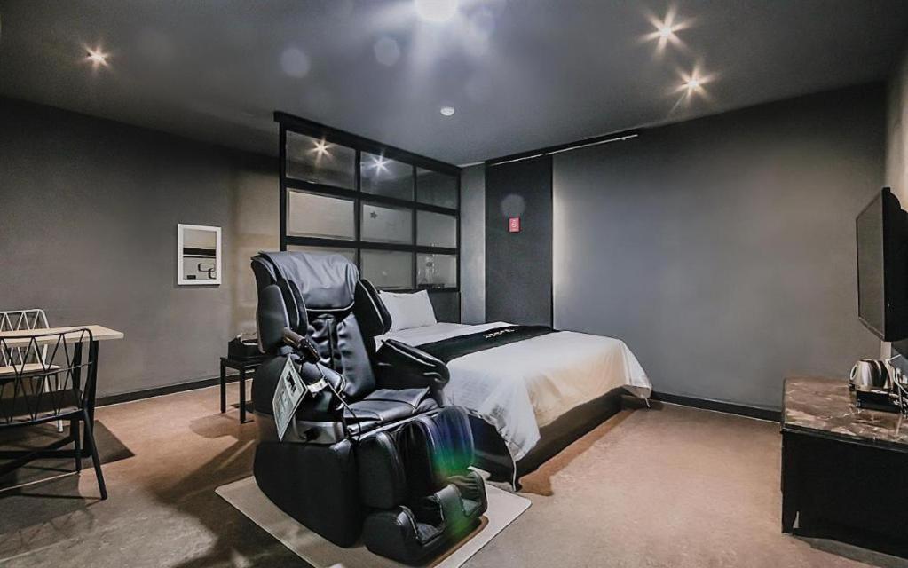 M7 Business Hotel Chilgok Esterno foto