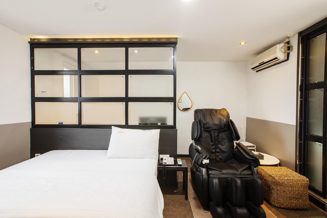 M7 Business Hotel Chilgok Esterno foto