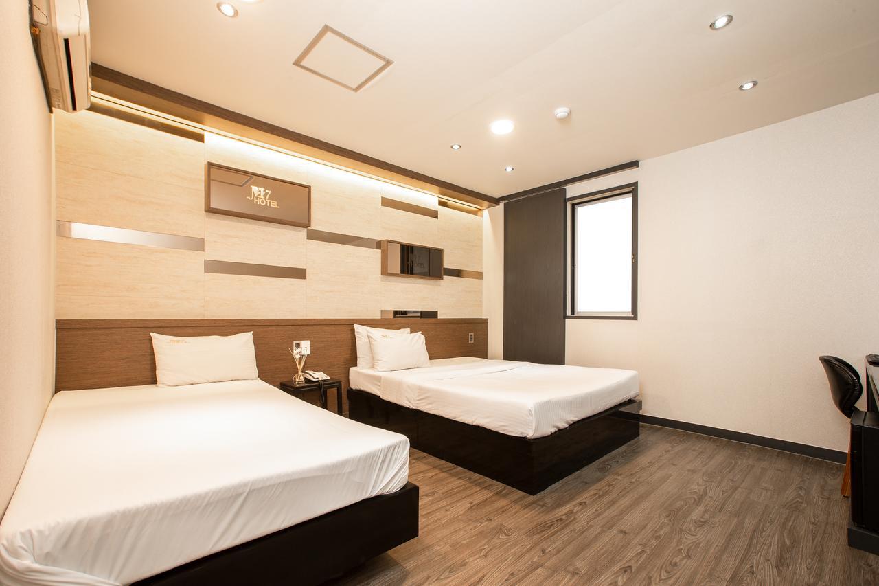 M7 Business Hotel Chilgok Esterno foto
