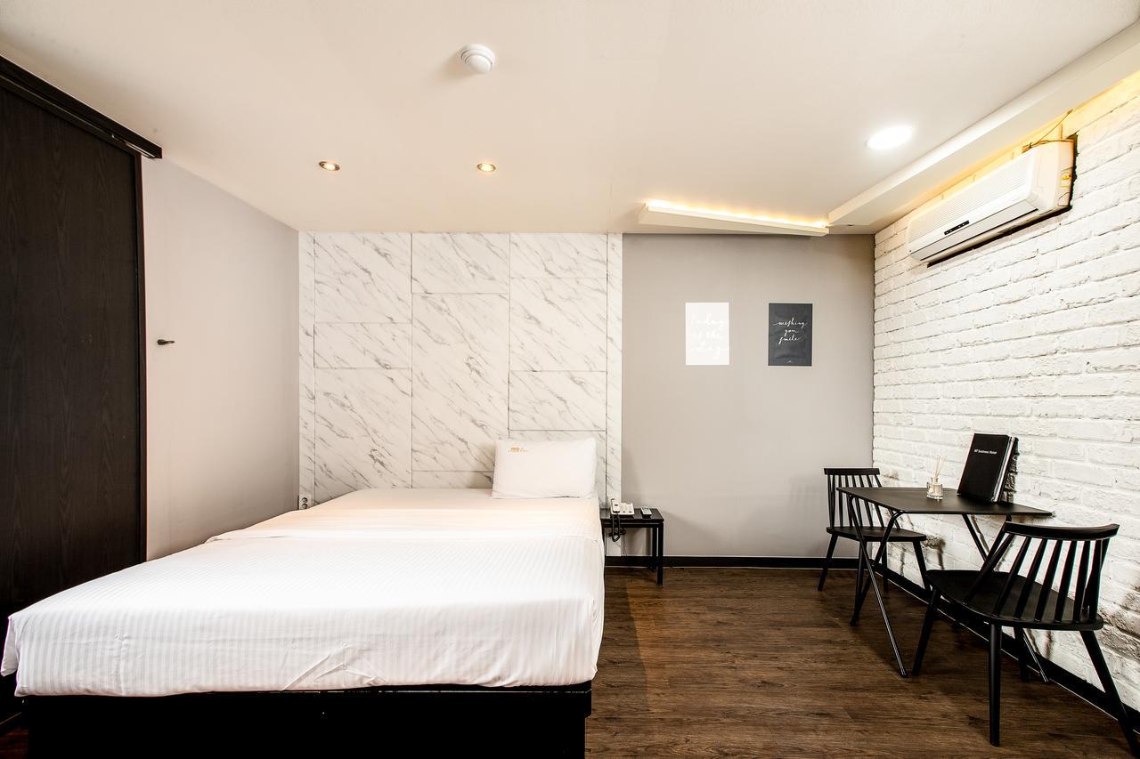 M7 Business Hotel Chilgok Esterno foto